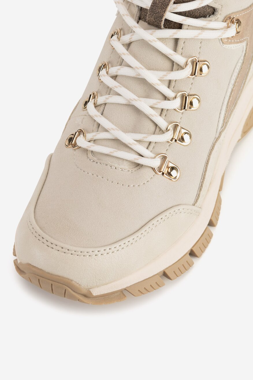 
                Боти Mustang БЯЛ - 5905588871002