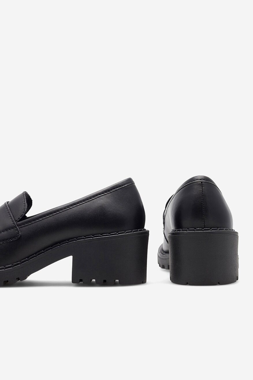 Lasocki - Loafersy skórzane na obcasie - 5904862977560