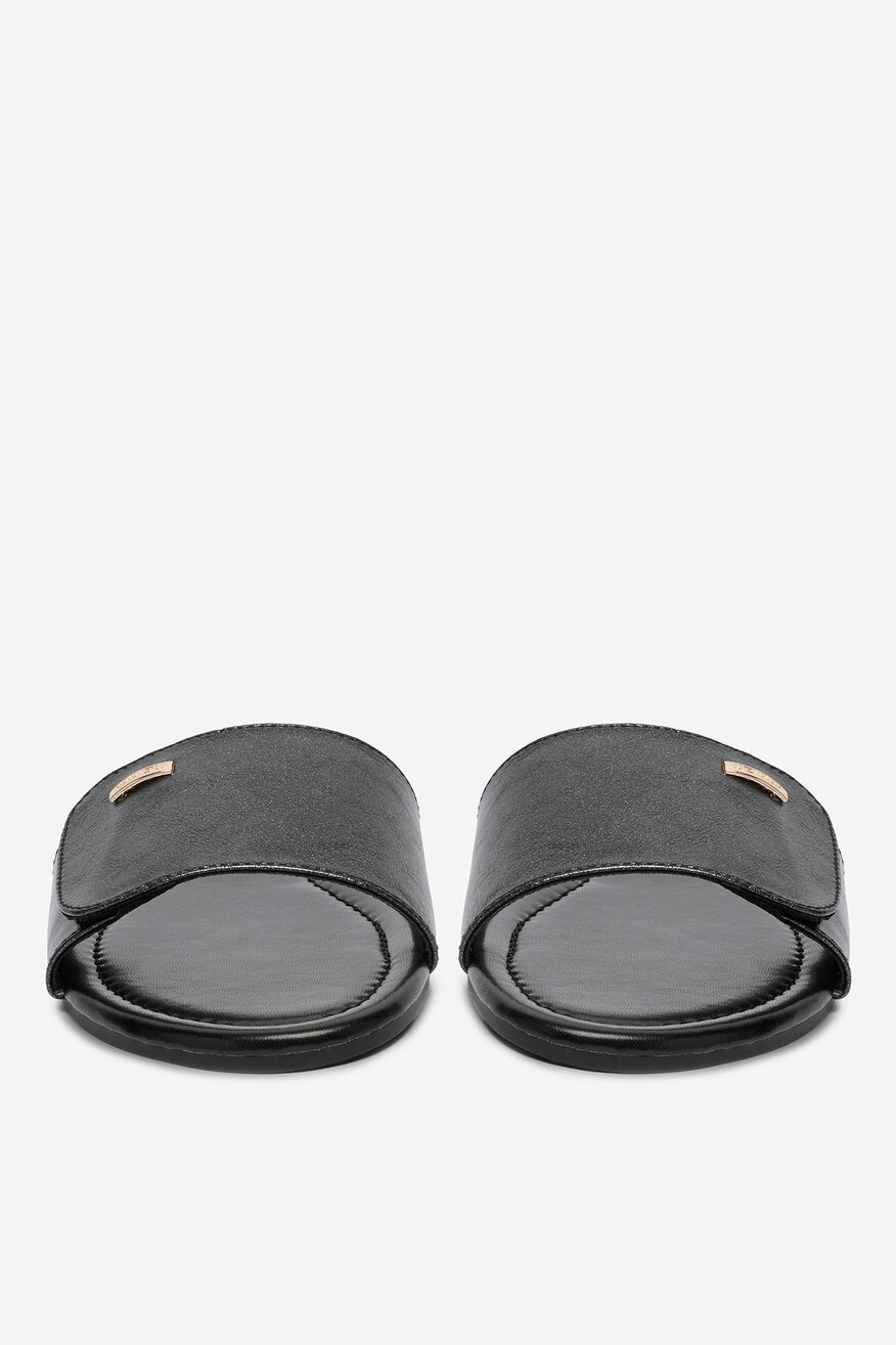 
                Шльопанець Jenny ЧОРНИЙ - 5906751898611