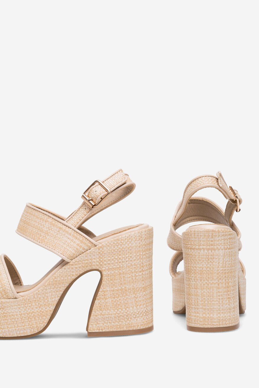 
                Сандали DeeZee БЕЖОВ - 5905588540090