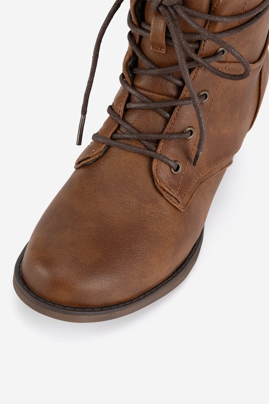 
                Csizma Mustang BARNA - 5905588869696