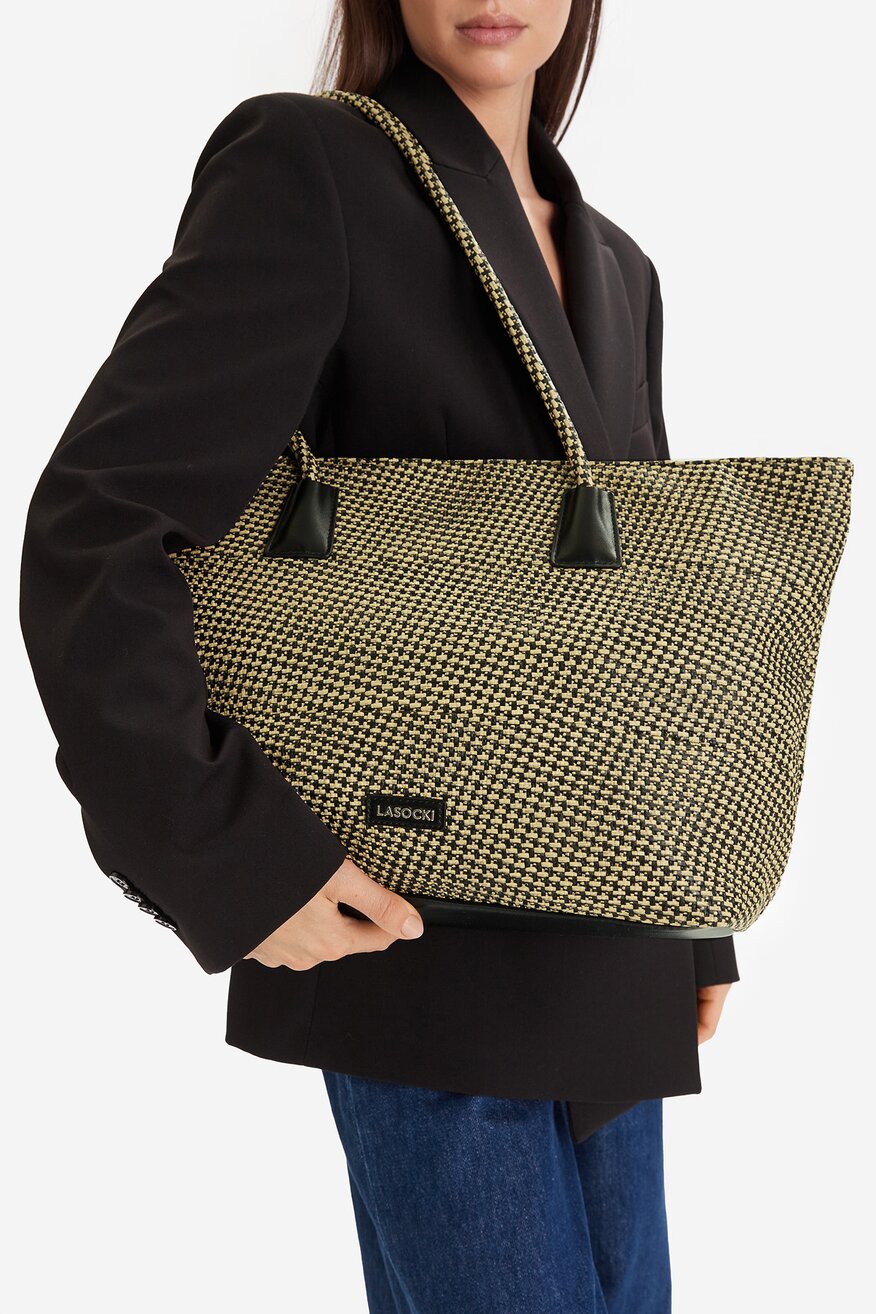 
                Дамска чанта Lasocki ЧЕРЕН - 5906751521557