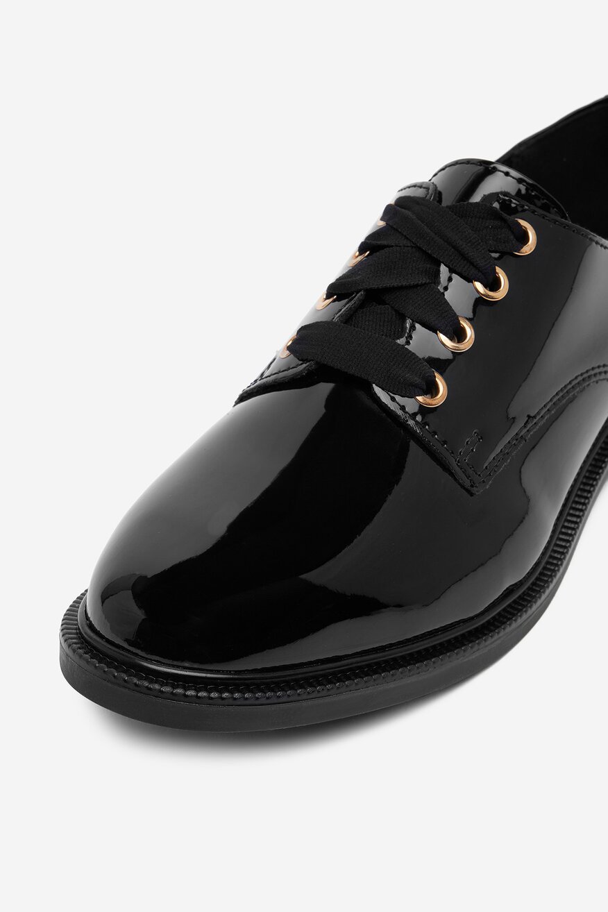 
                Lasocki - Półbuty lakierowane - 5906751001790