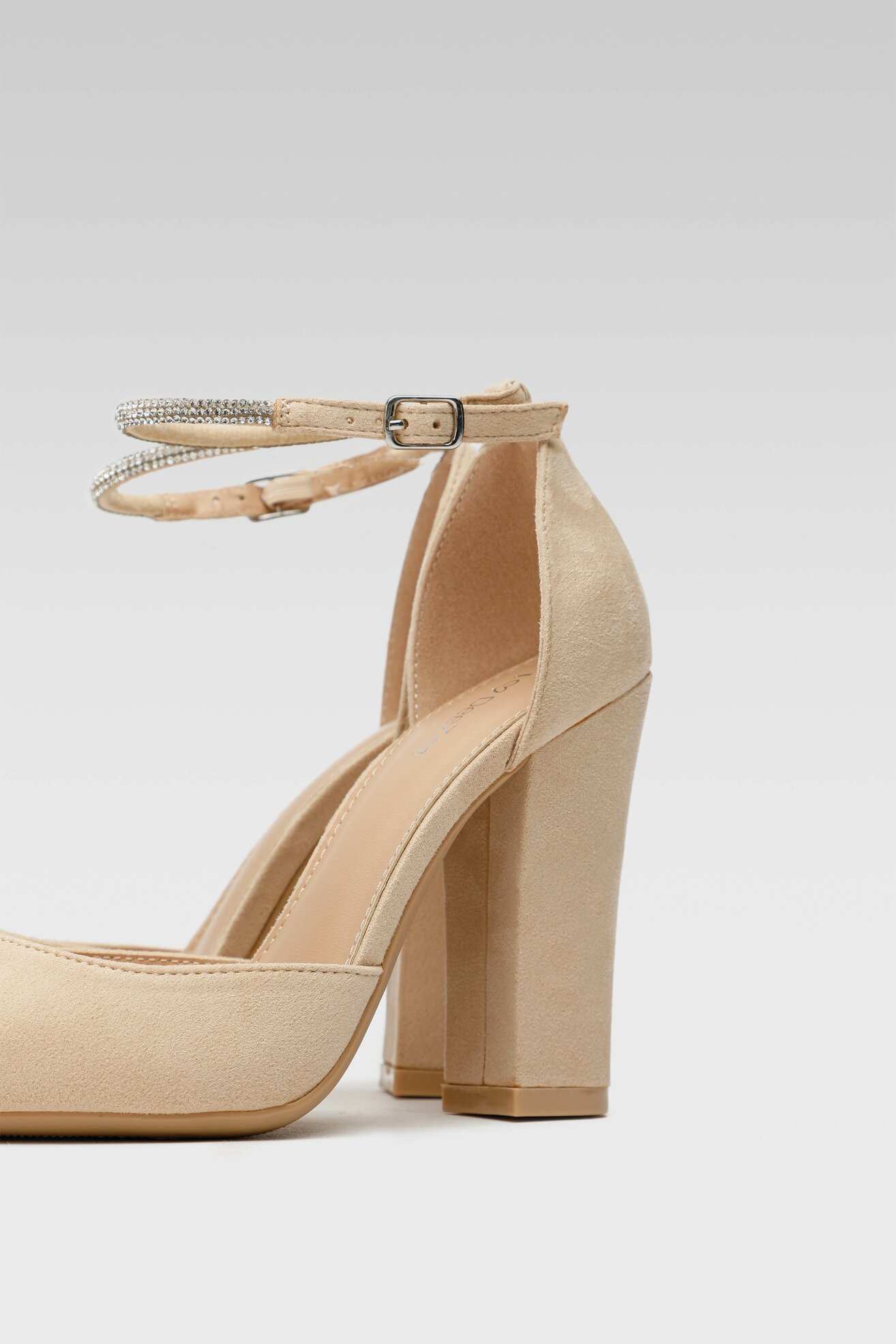 Körömcipő DeeZee KL-091201-01 BÉZS