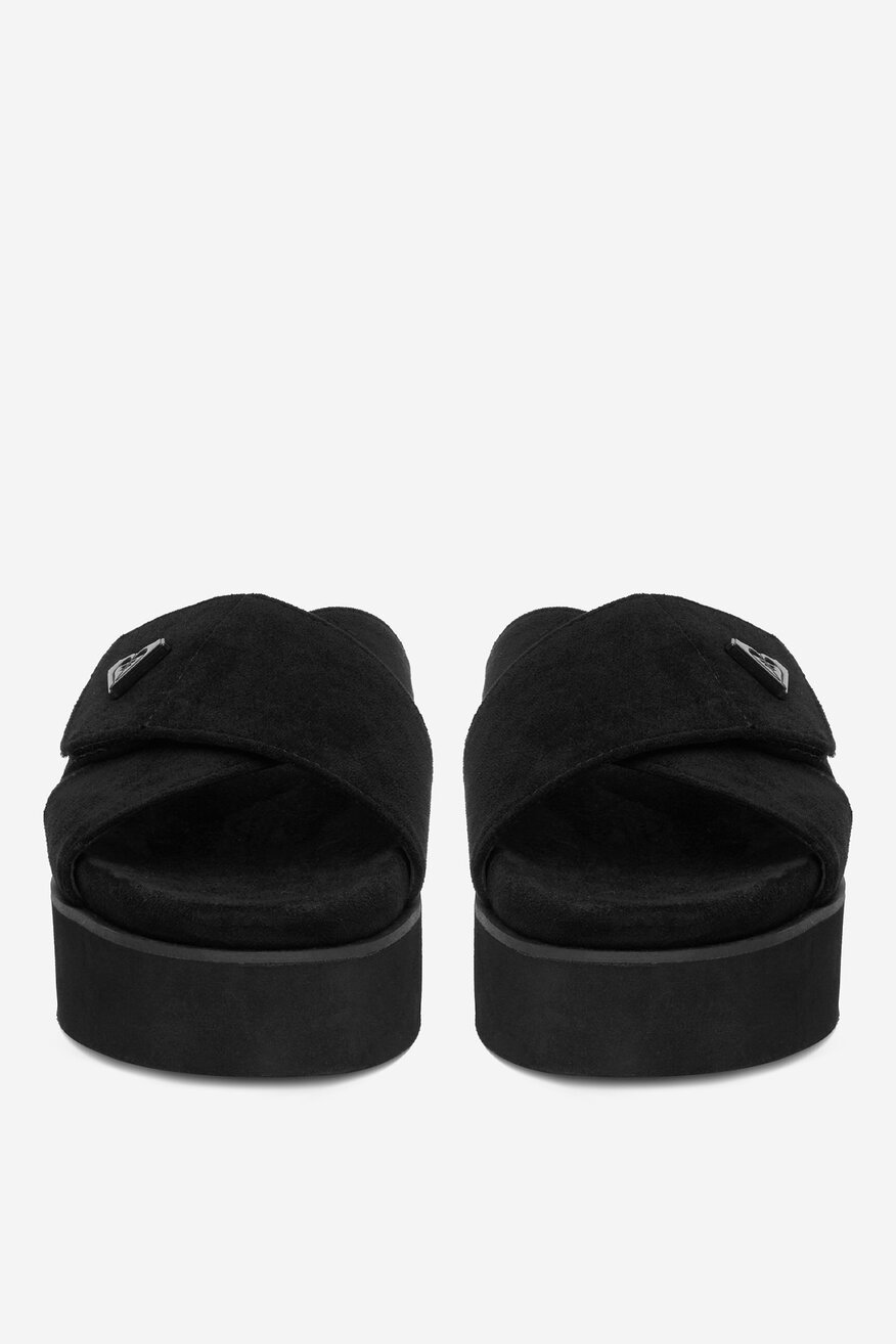 
                Шльопанець ROXY ЧОРНИЙ - 5906751731307