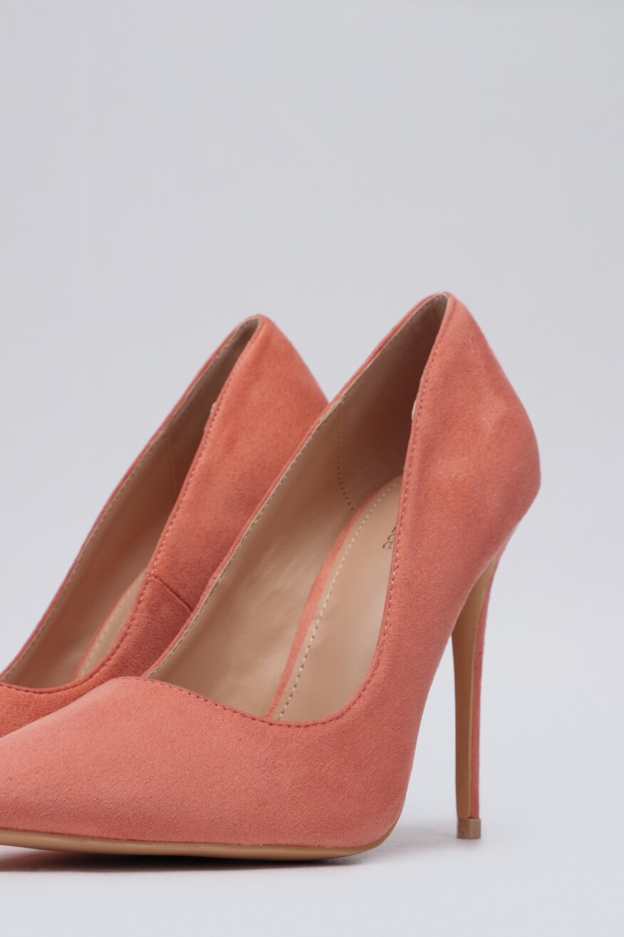 
                DeeZee - Czółenka na obcasie szpice - 5903698316642