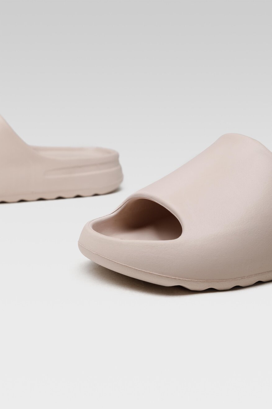 
                Sprandi - Klapki basenowe brązowe - 5904248399696