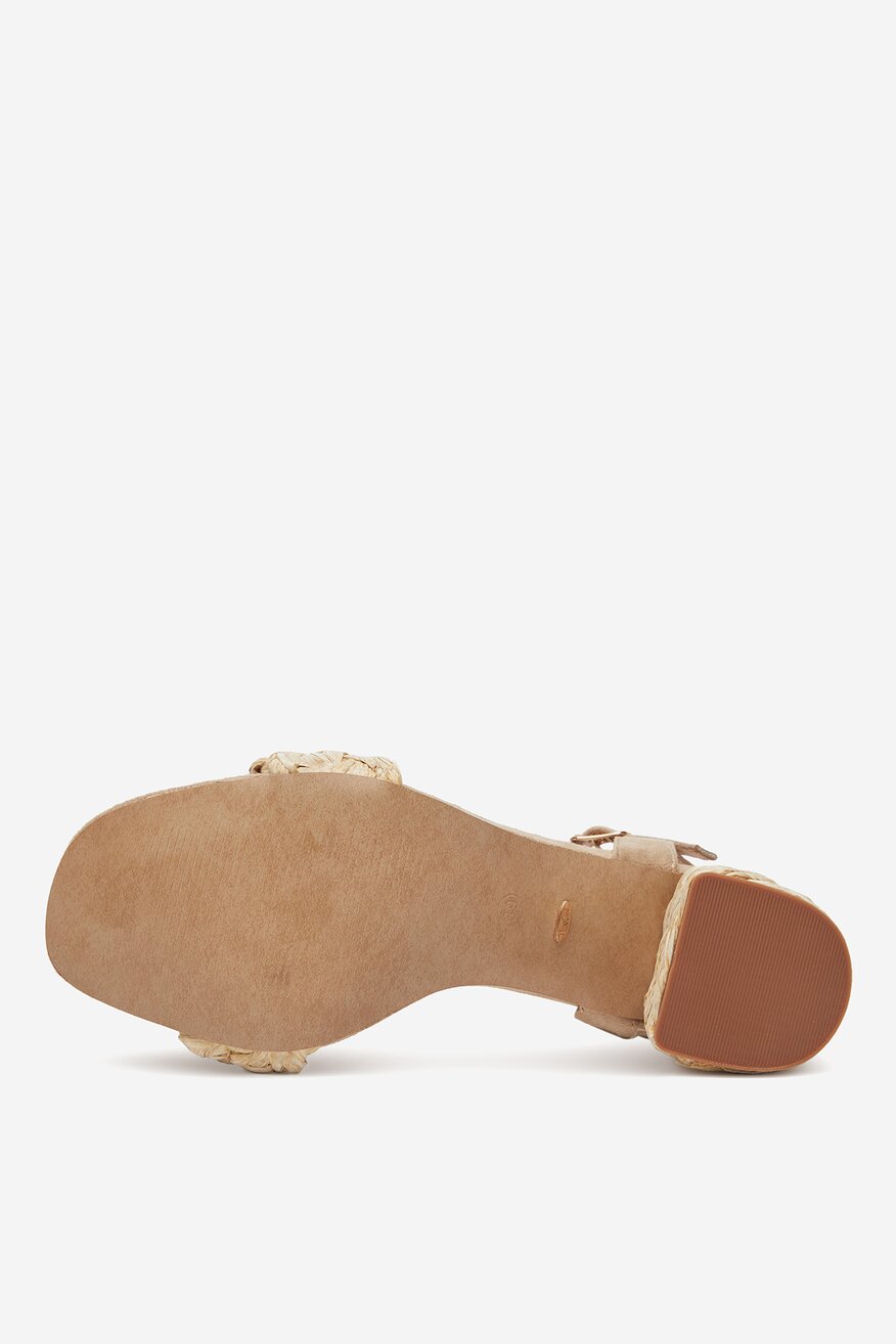 
                Сандали DeeZee БЕЖОВ - 5904410858181