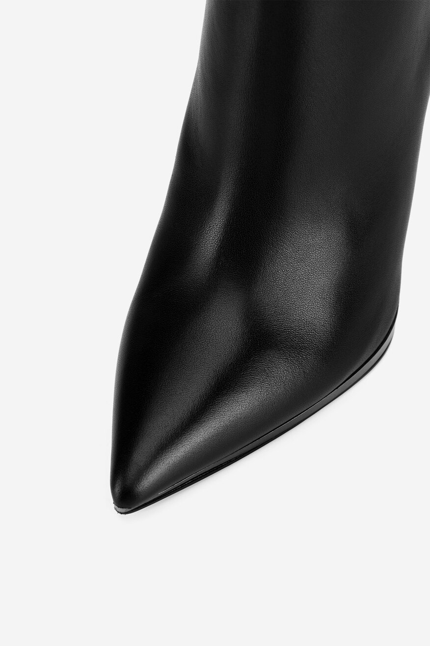 
                Bokacsizma EVA MINGE FEKETE - 5905588988717