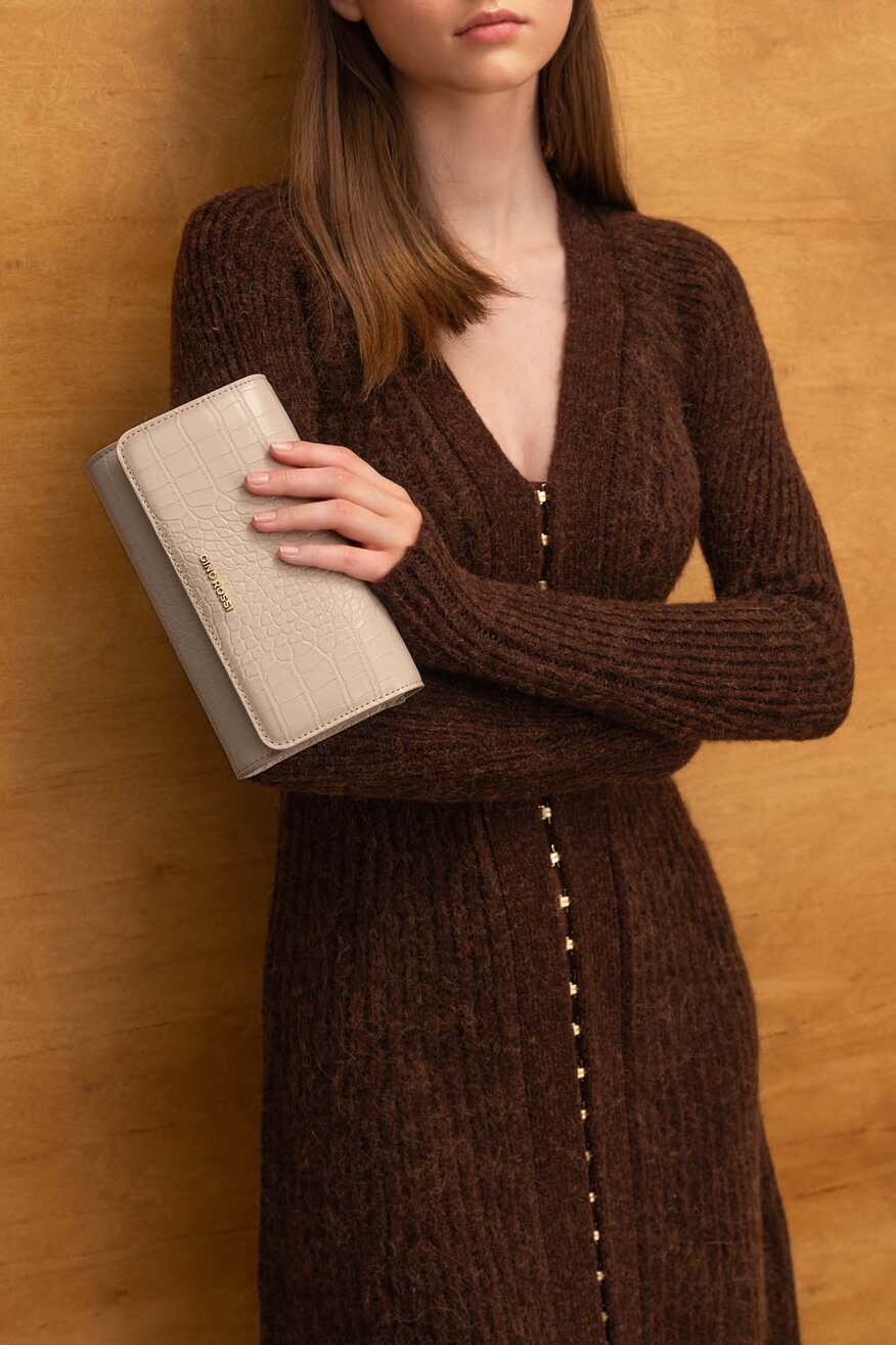 
                Дамска чанта Gino Rossi БЕЖОВ - 5906751016060