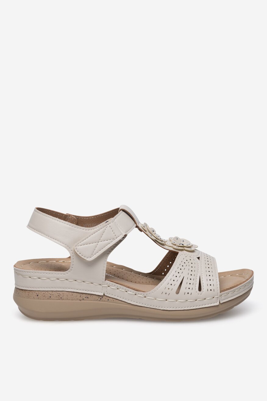 
                Clara Barson - Sandały na koturnie - 5905588580454