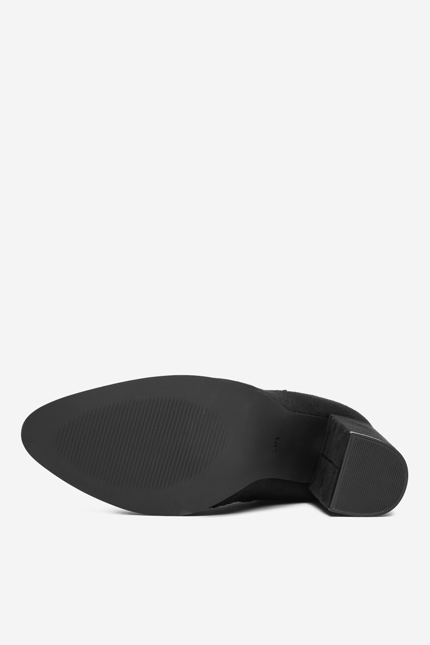 
                Боти DeeZee ЧЕРЕН - 5904410889611