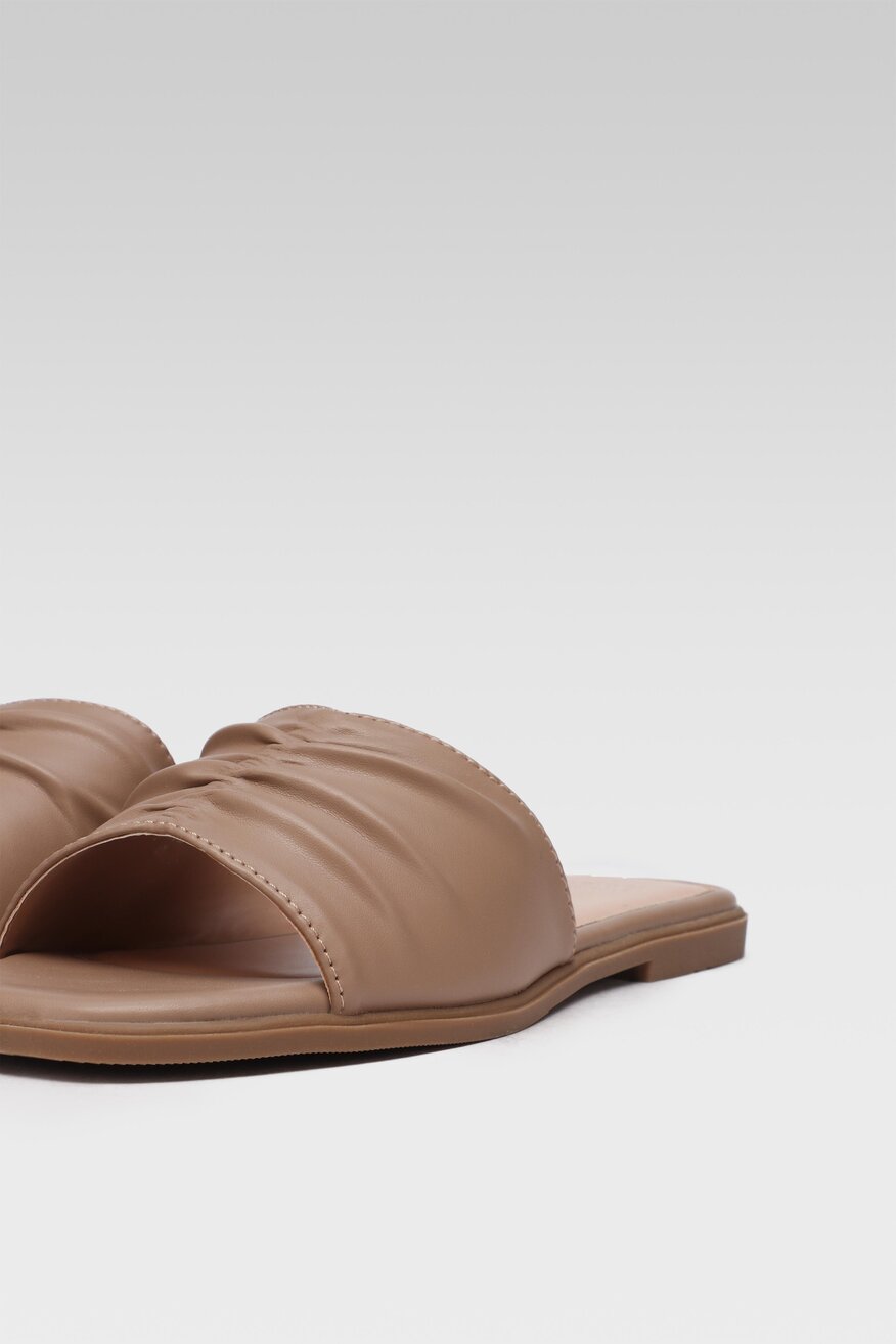 
                Jenny Fairy - Klapki beżowe - 5903698385228