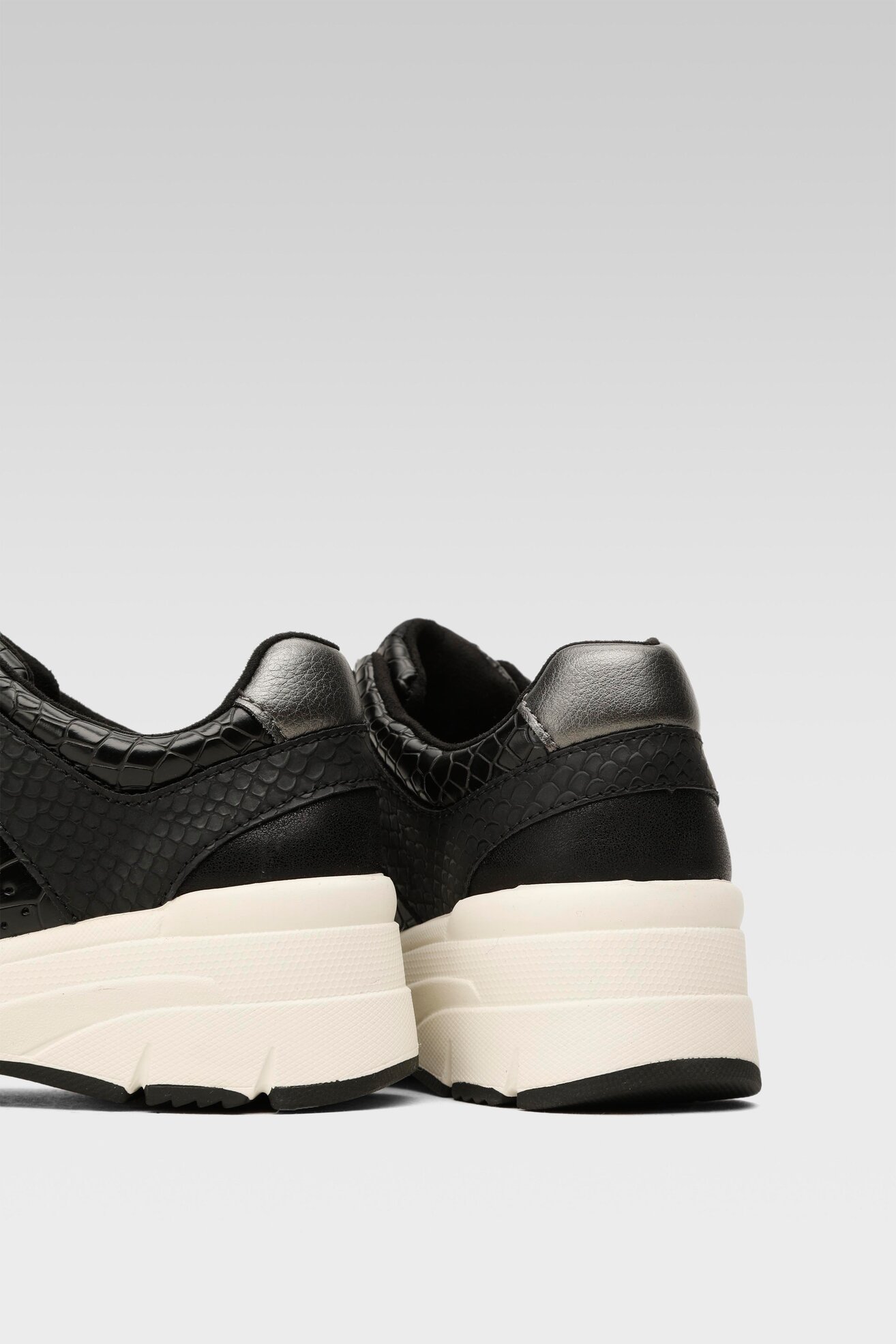 Półbuty S.Oliver RED LABEL 5/5-23600/37 Czarny