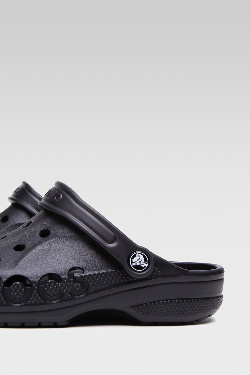 
                Crocs - Klapki z zakrytymi palcami - 5904248820374
