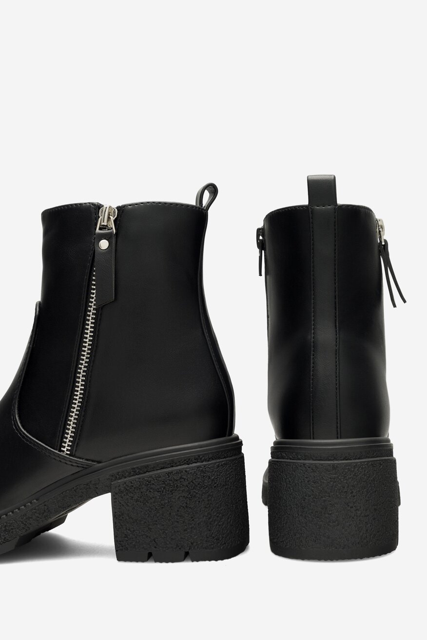 
                Боти Jenny Fairy ЧЕРЕН - 5905588042709