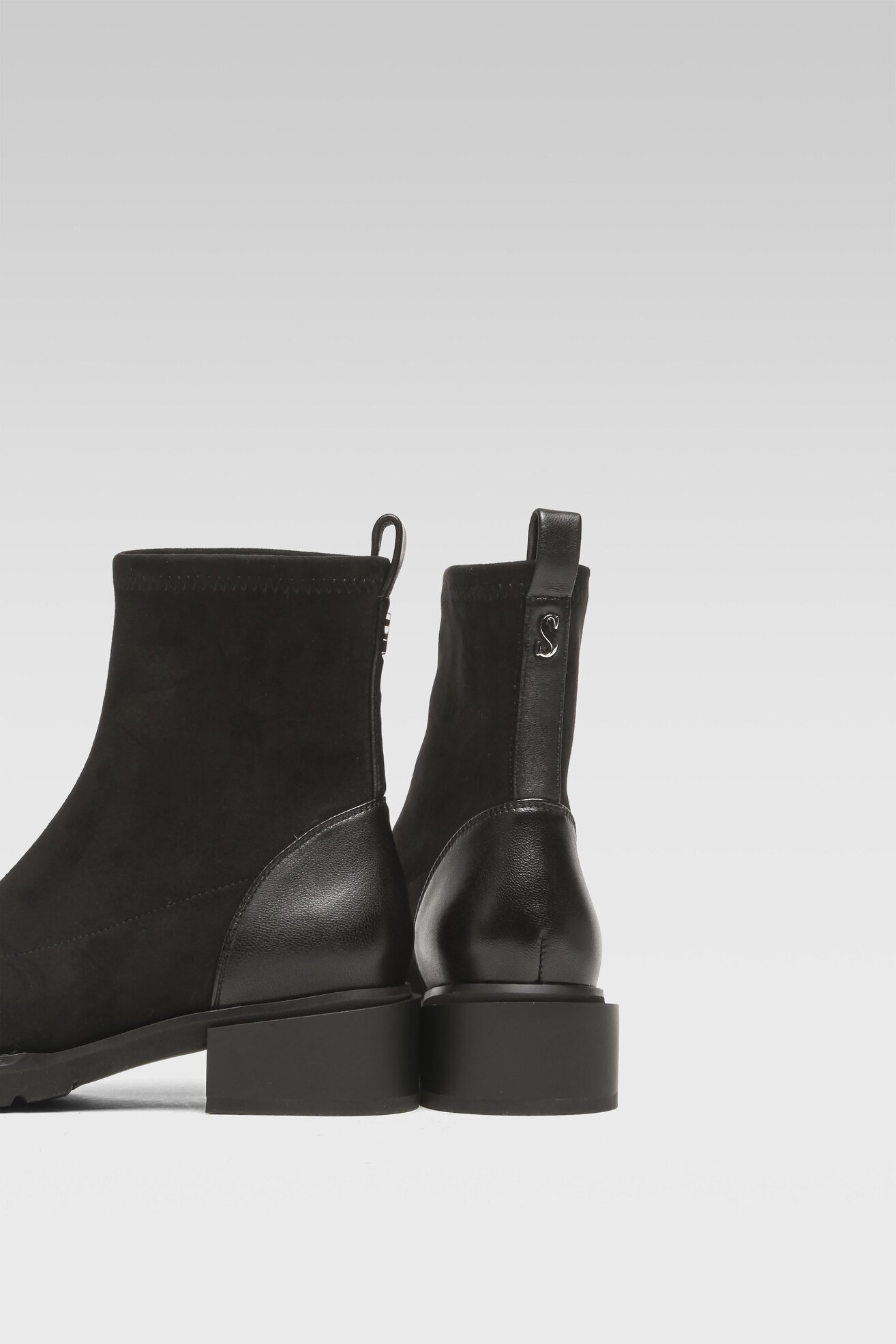 Botki SIMPLE SIMPLE-SL-26-02-000040 601 Czarny