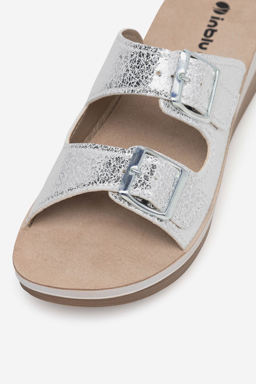 
                Шльопанець Inblu СРІБНИЙ - 5905588536291