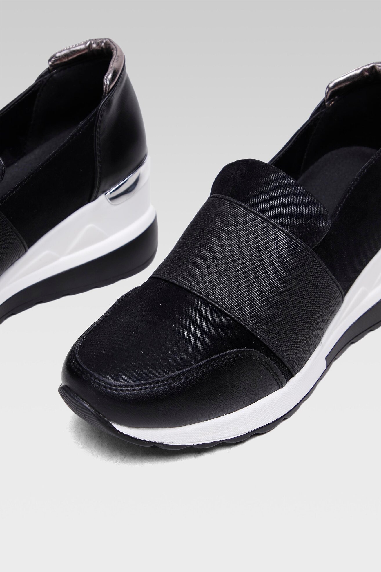 Félcipő Clara Barson WS2229-22 FEKETE