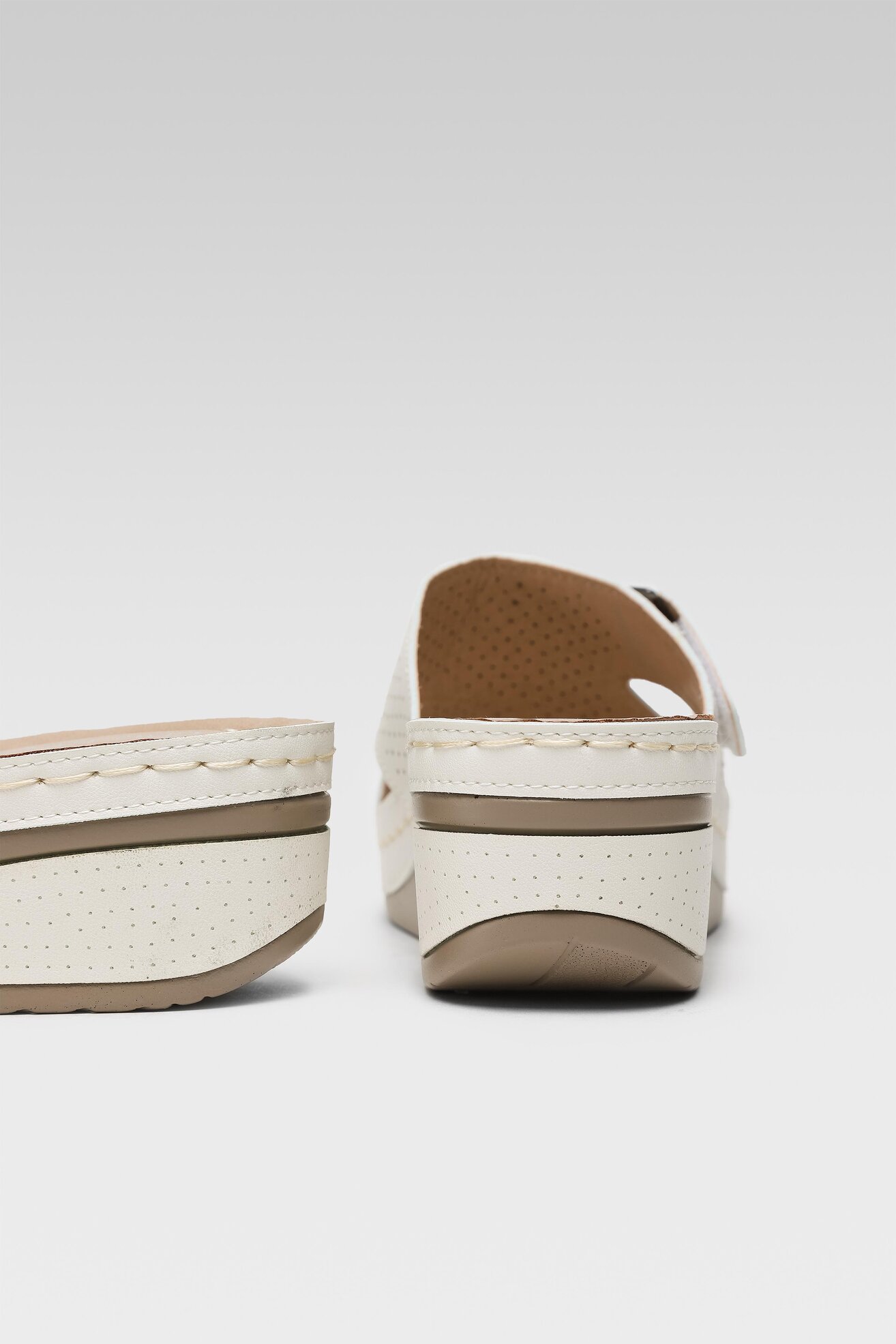 Flip-flop Clara Barson WS210703-01 FEHÉR