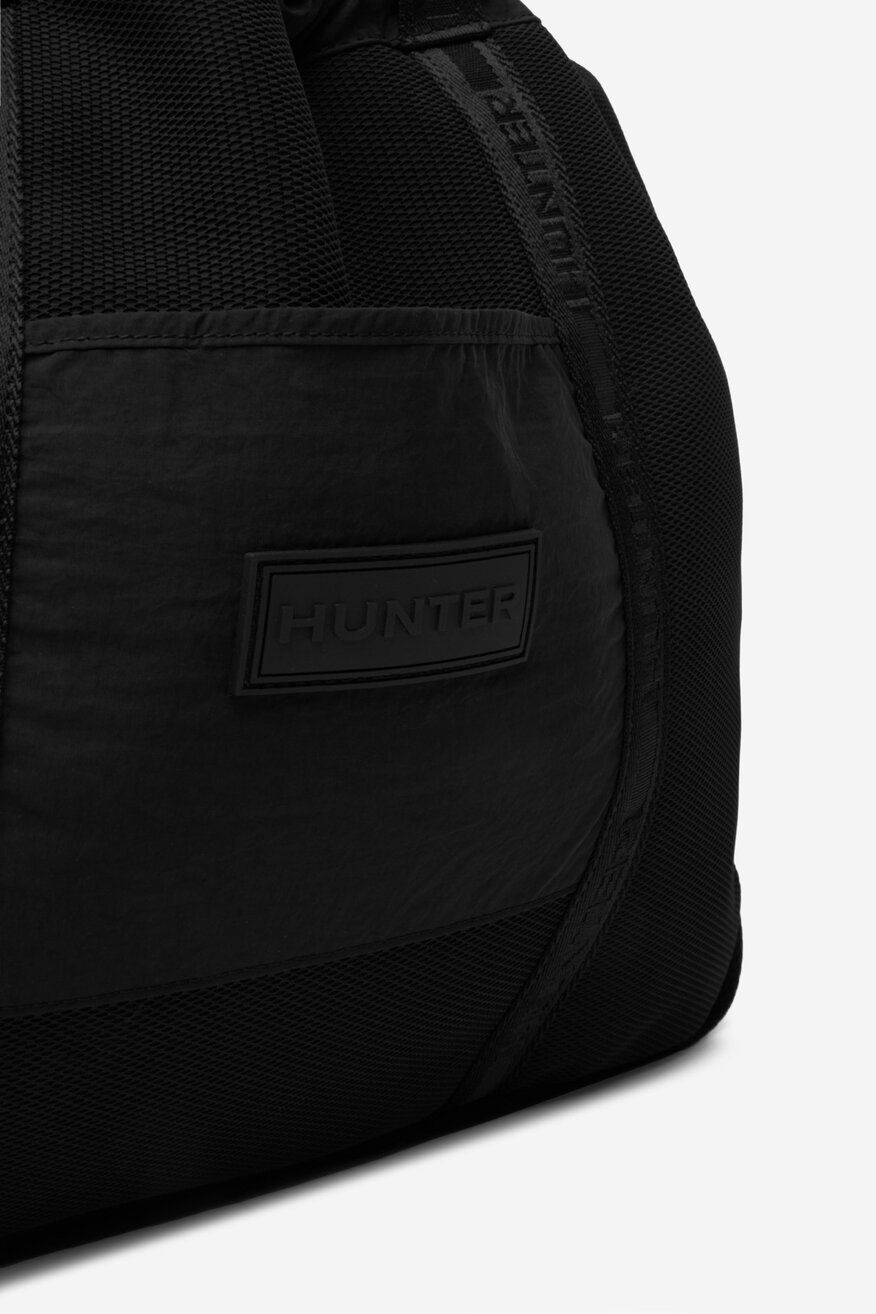 
                Дамска чанта HUNTER ЧЕРЕН - 5906751713853