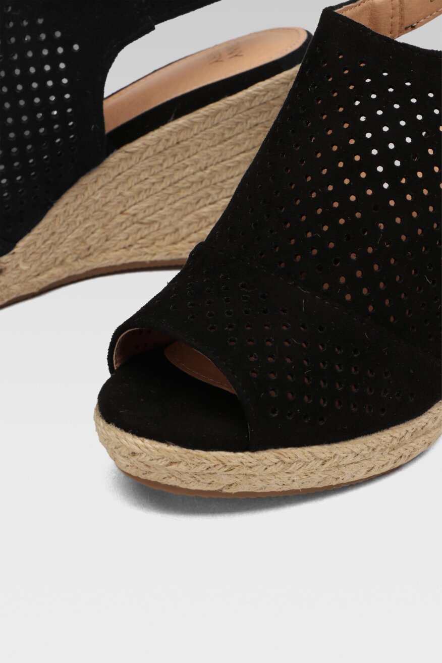 
                Jenny Fairy - Sandały na koturnie ażurowe - 5903698434605