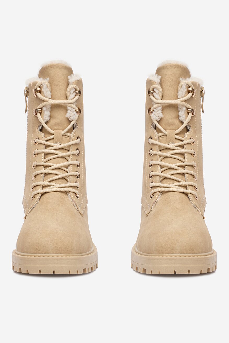 
                Боти DeeZee БЕЖОВ - 5904410910490