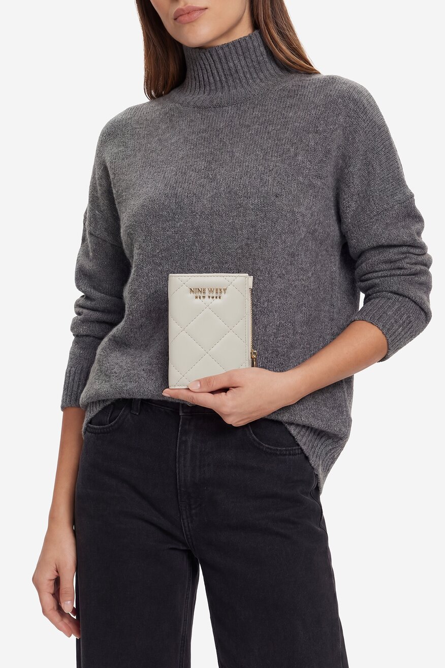 
                Дамски портфейл NINE WEST БЕЖОВ - 5906751941881