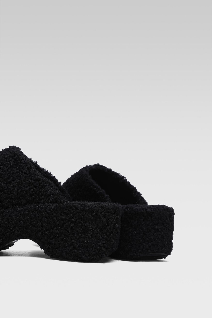 
                Jenny Fairy - Klapki chodaki czarne - 5904248641054