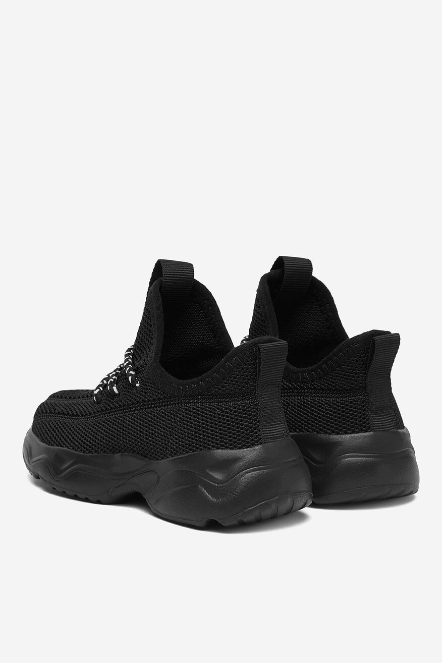 
                Спортни обувки Sprandi ЧЕРЕН - 5906751604953