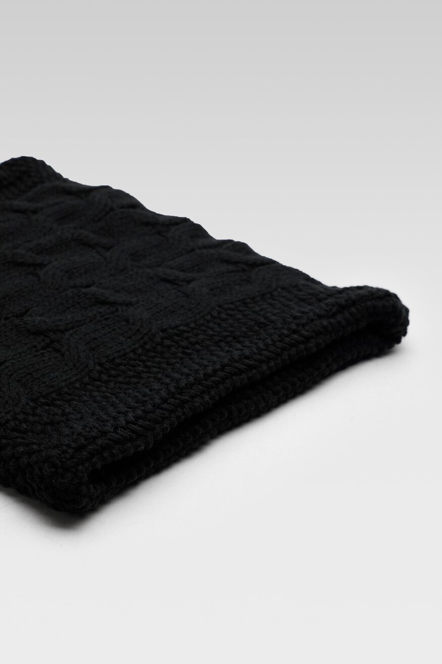 
                Šal ACCCESSORIES CRNA - 5904248936099