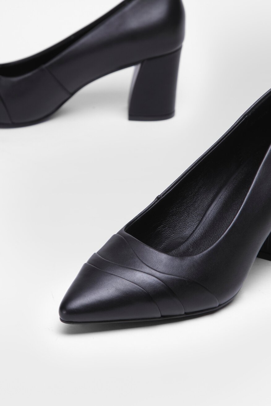 
                Lasocki - Czółenka skórzane na słupku - 5904862486123