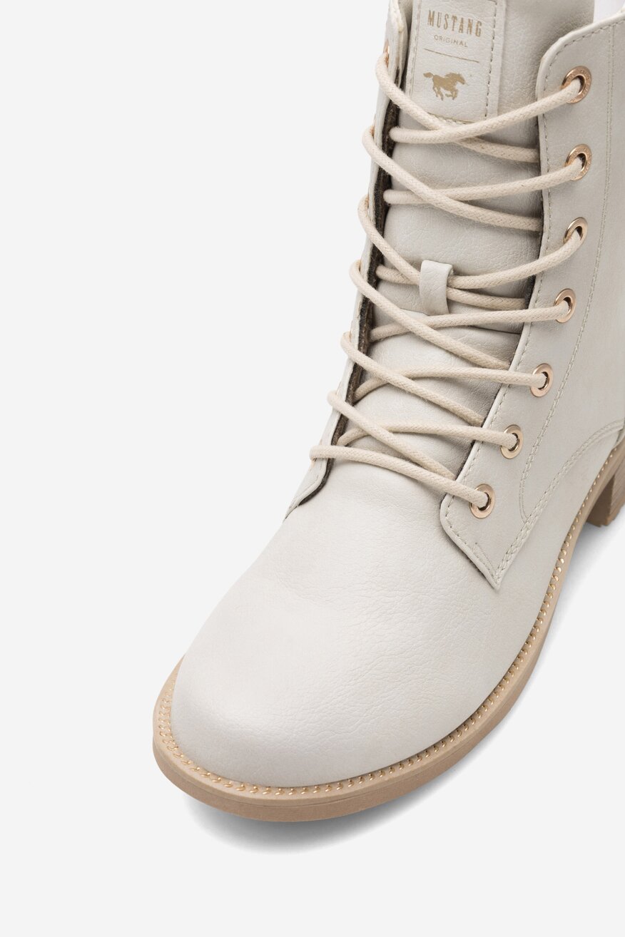 
                Боти Mustang БЯЛ - 5905588861881