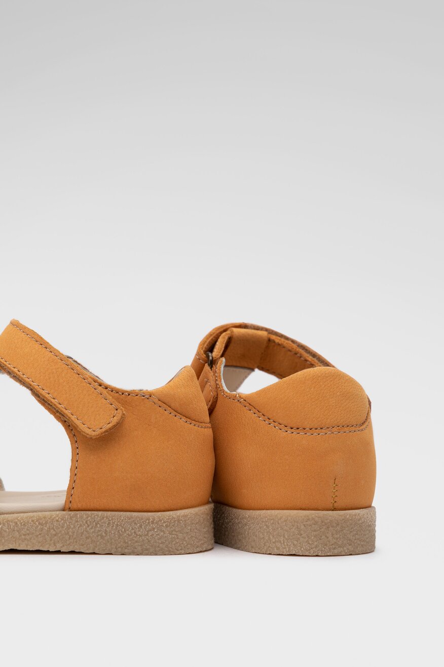 Lasocki Kids - Skórzane sandały żółte - 5904248939779