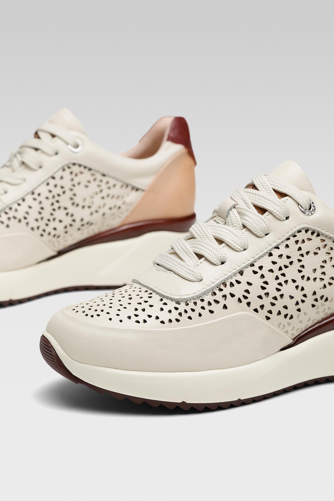 Sneakers Pikolinos W6Z-6869C1 Biały