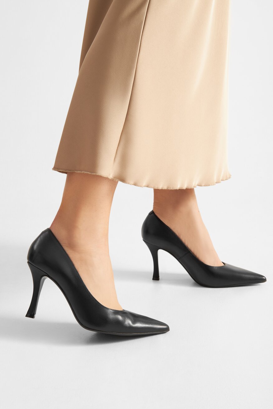 
                Pantofi cu toc Lasocki NEGRU - 5905588299141