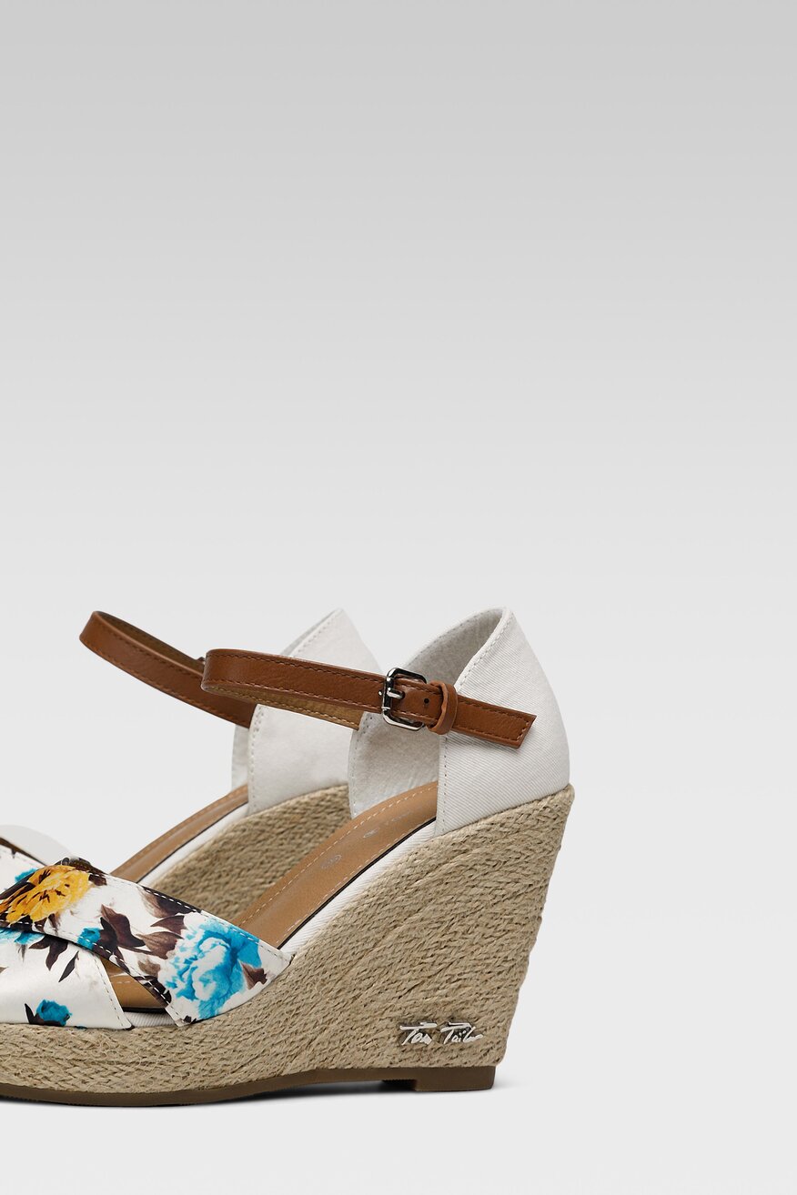 
                Szandál Tom Tailor FEHÉR - 5904248505141