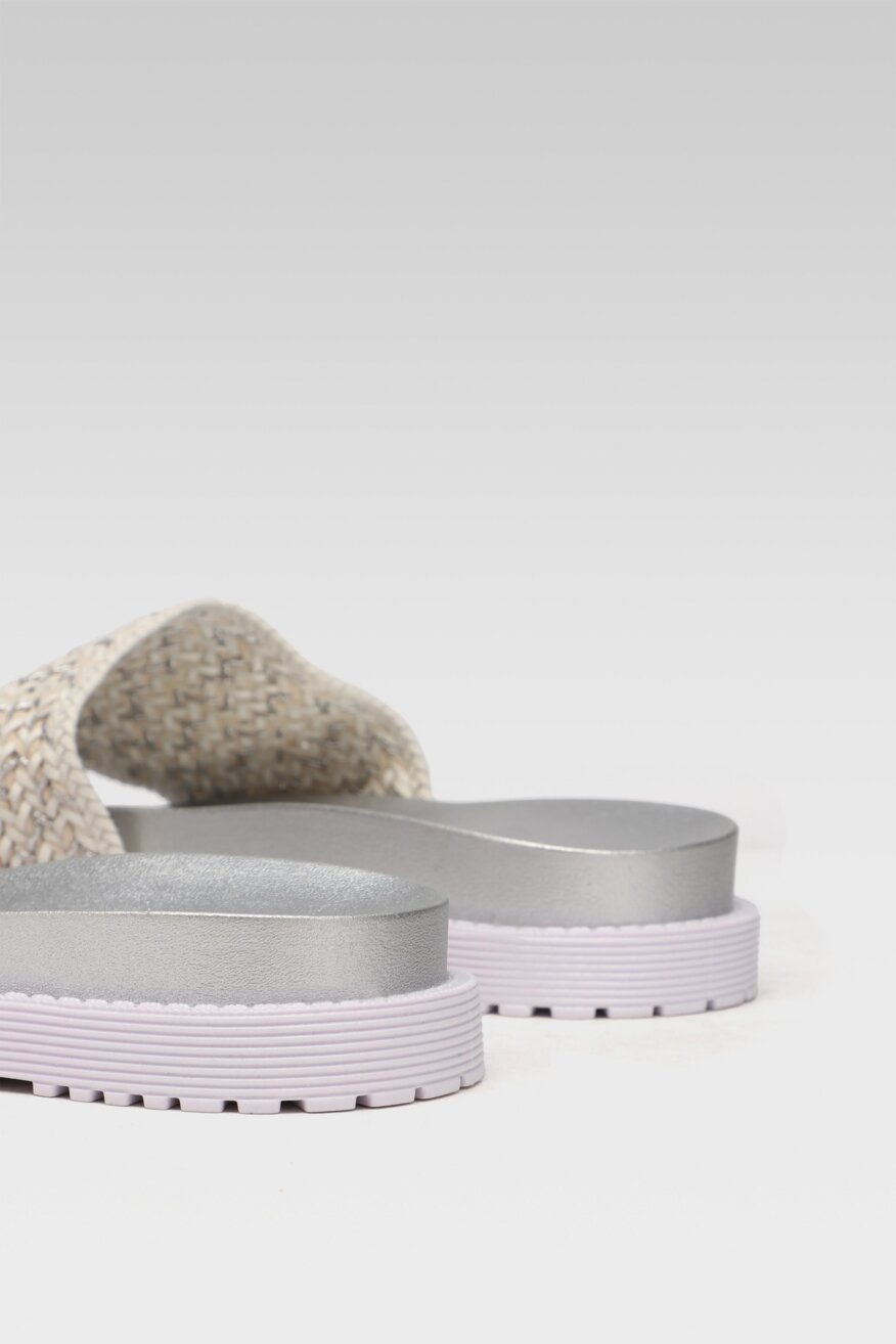 
                Bassano - Klapki pastelowe srebrne - 5903698402215