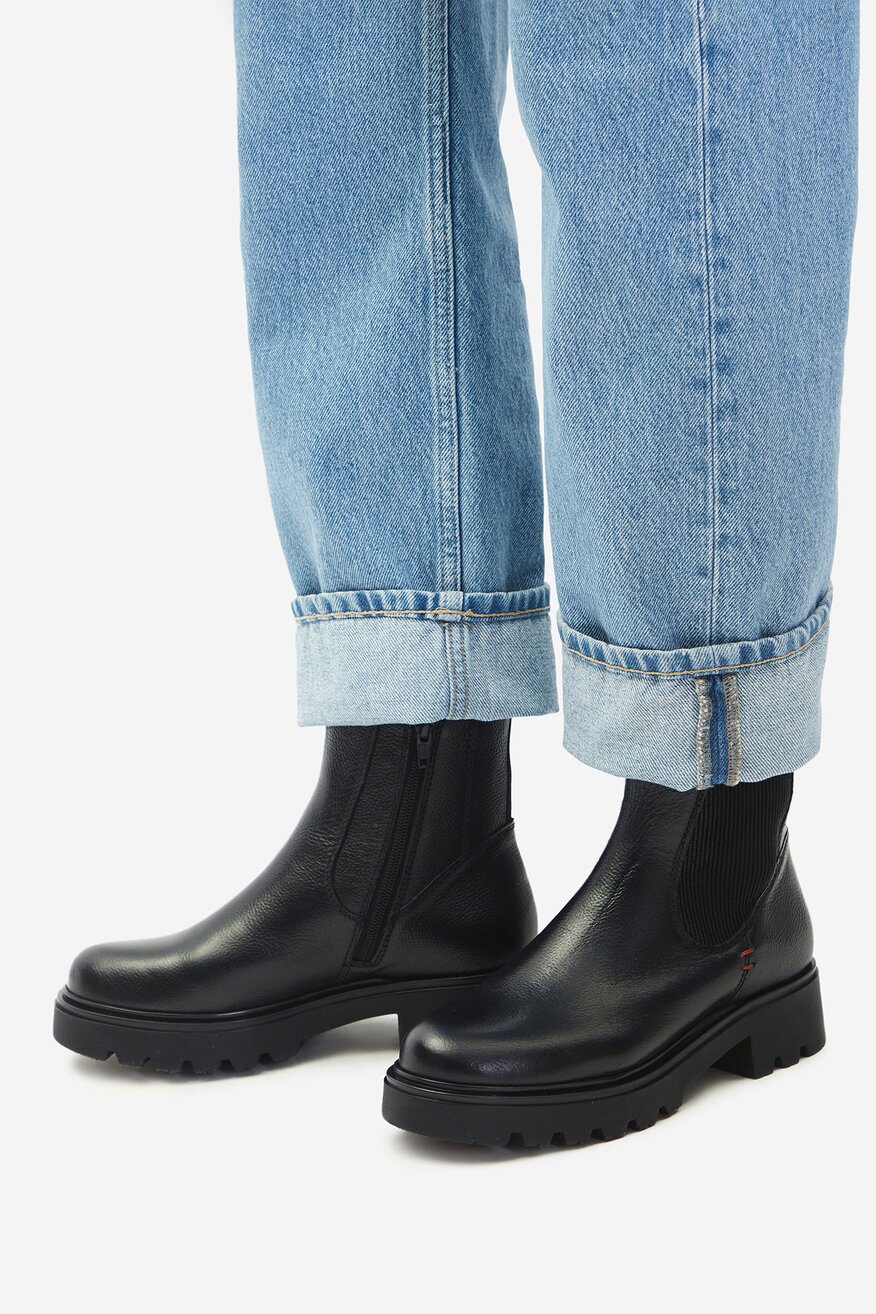 
                Kratke čizme Lasocki CRNA - 5906751354407