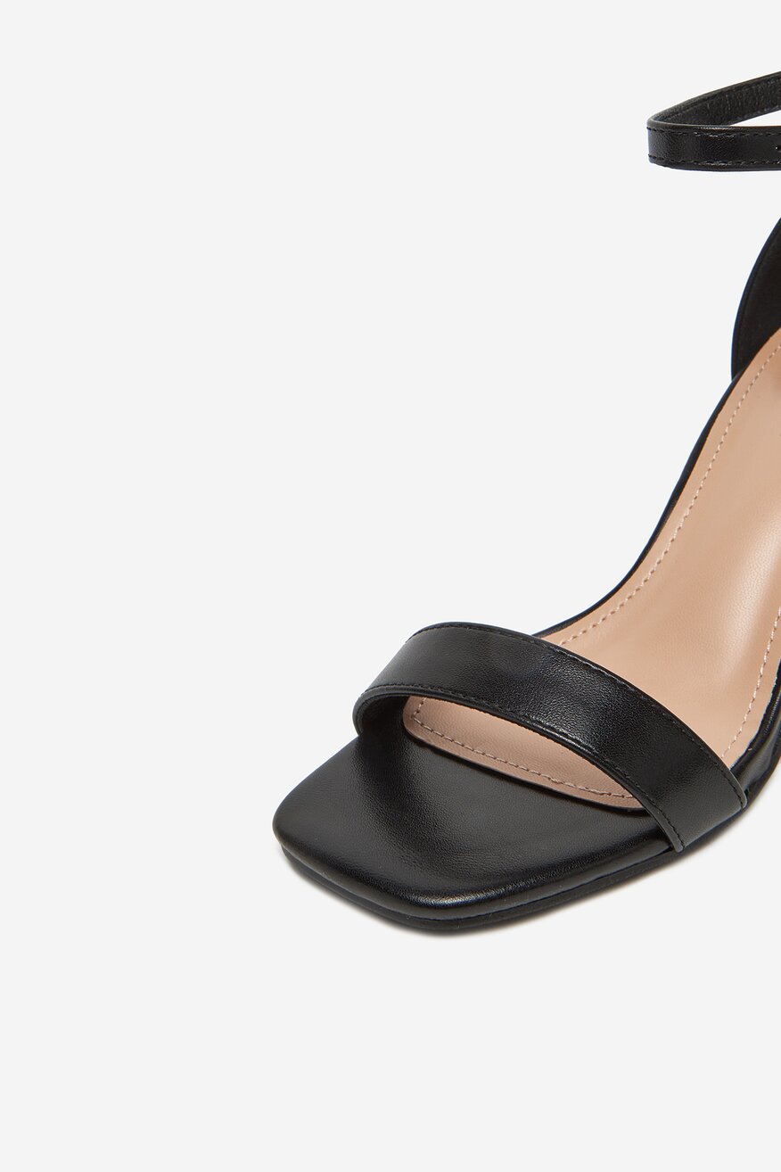 
                Szandál DeeZee FEKETE - 5906751084922