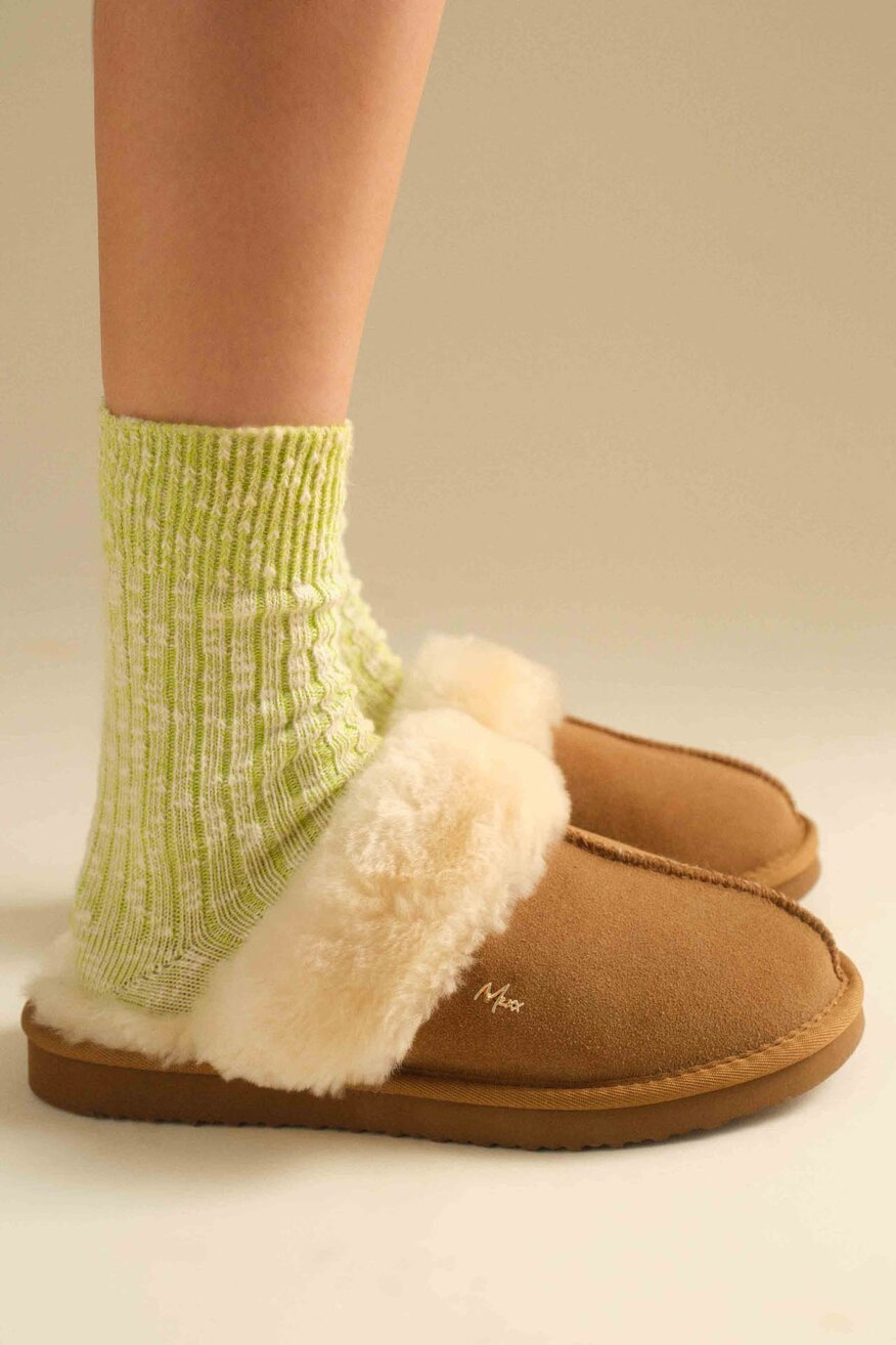 
                Mexx - Kapcie zamszowe ocieplane - 5905588924012