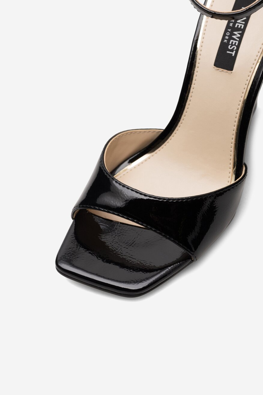 
                NINE WEST - Sandały na koturnie - 5905588148456