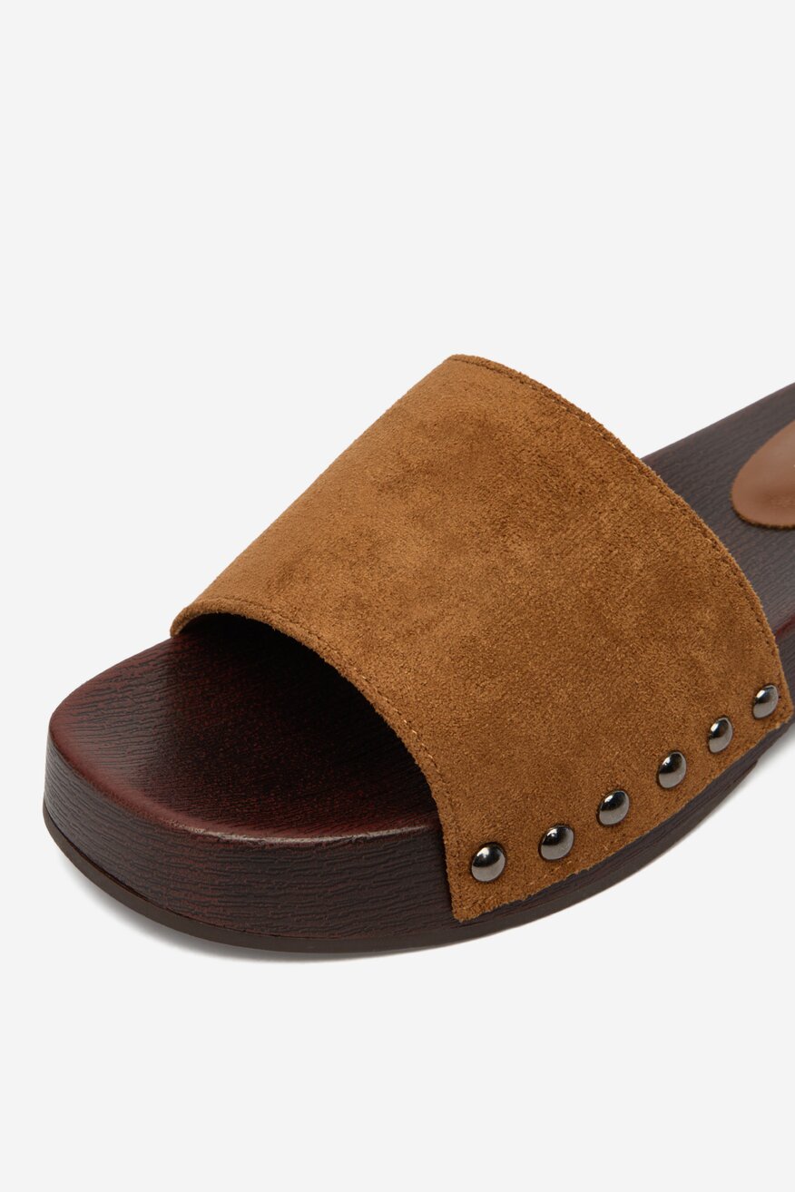 
                Шльопанець Jenny ВЕРБЛЮЖИЙ - 5906751899700