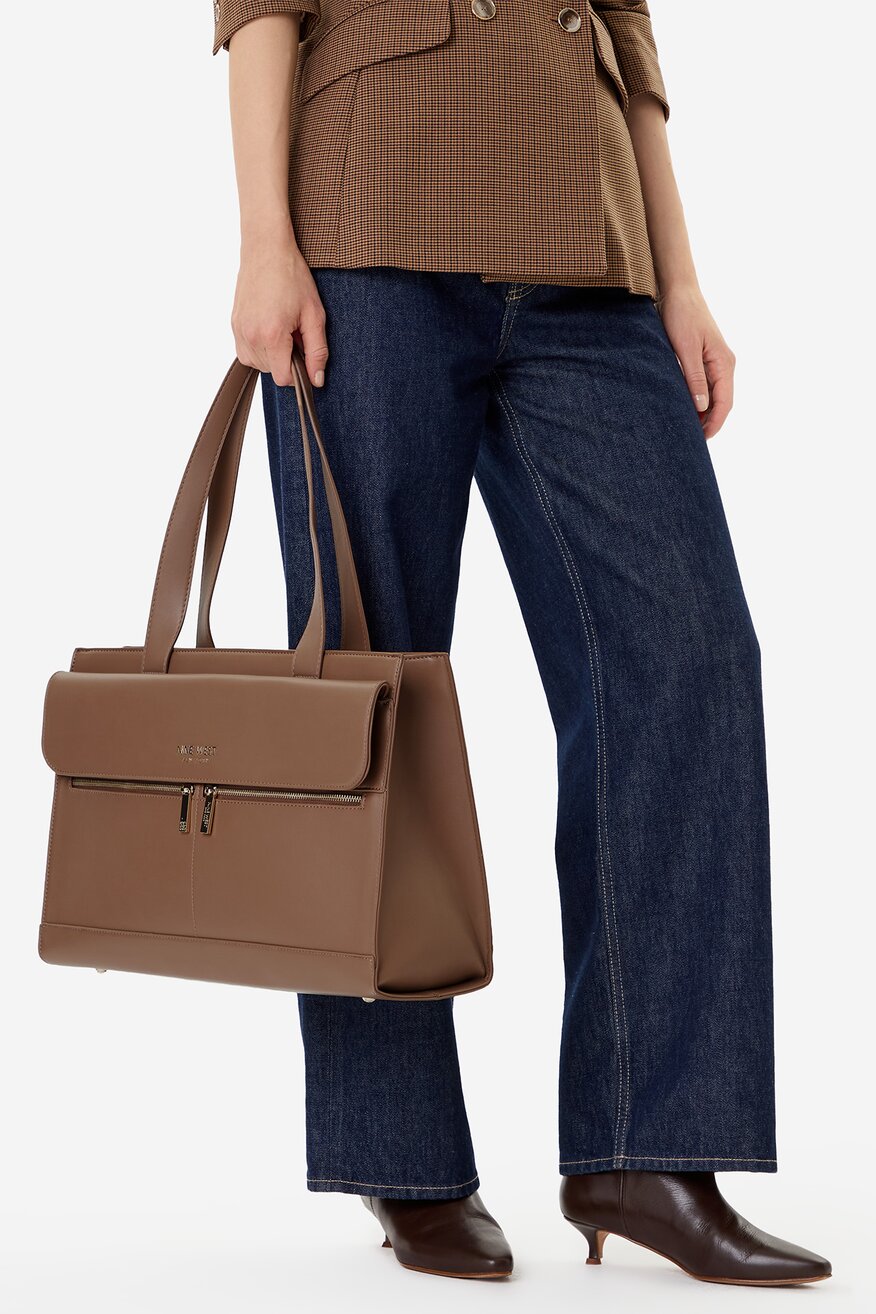 
                Дамска чанта NINE WEST БЕЖОВ - 5906751396575