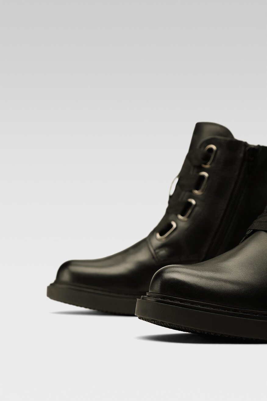 
                Lasocki Young - Skórzane trzewiki czarne - 5904248045753