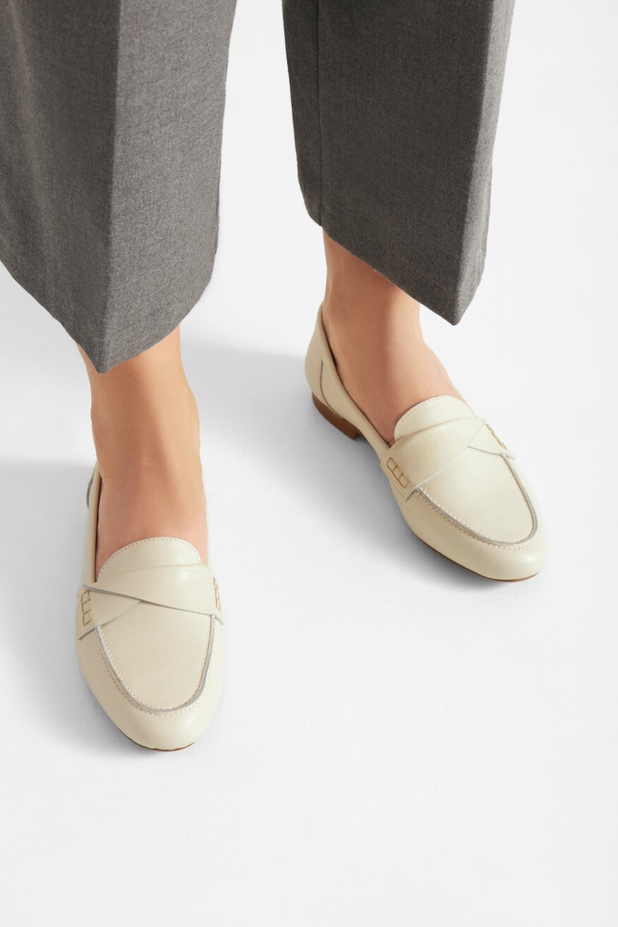 
                Мокасини Gino Rossi СЛОНОВА КОСТ - 5905588479376