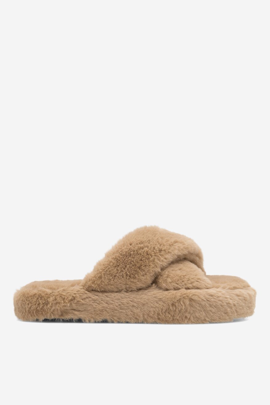 
                DeeZee - Kapcie z futerkiem - 5904862976549