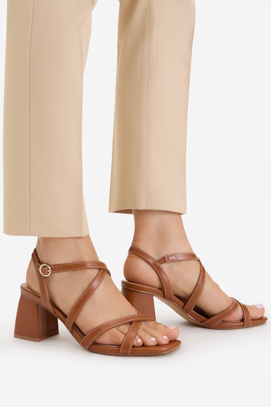 
                Сандалі Jenny КОРИЧНЕВИЙ - 5906751876077