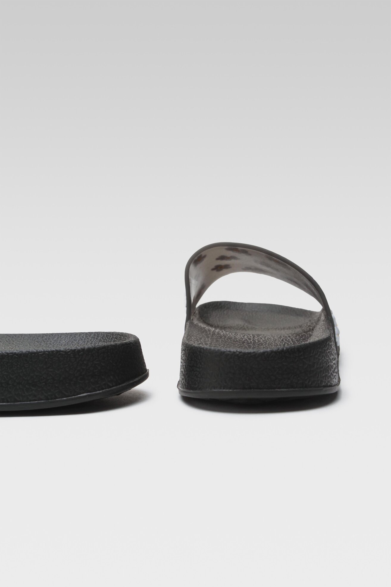 Klapki basenowe Bassano SS23-865633 Czarny