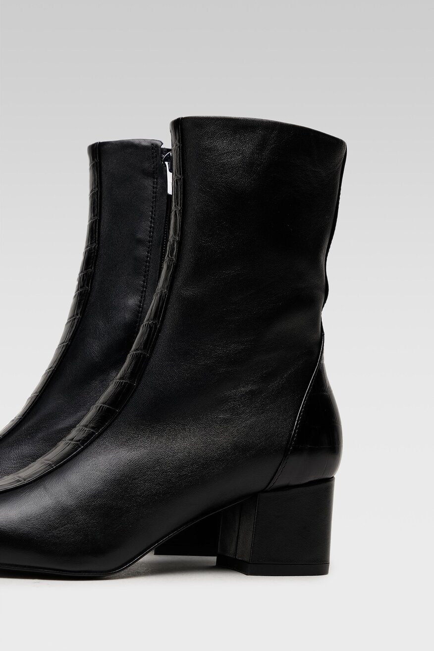 
                Gino Rossi - Skórzane botki ze zwierzęcym motywem - 5904248141882